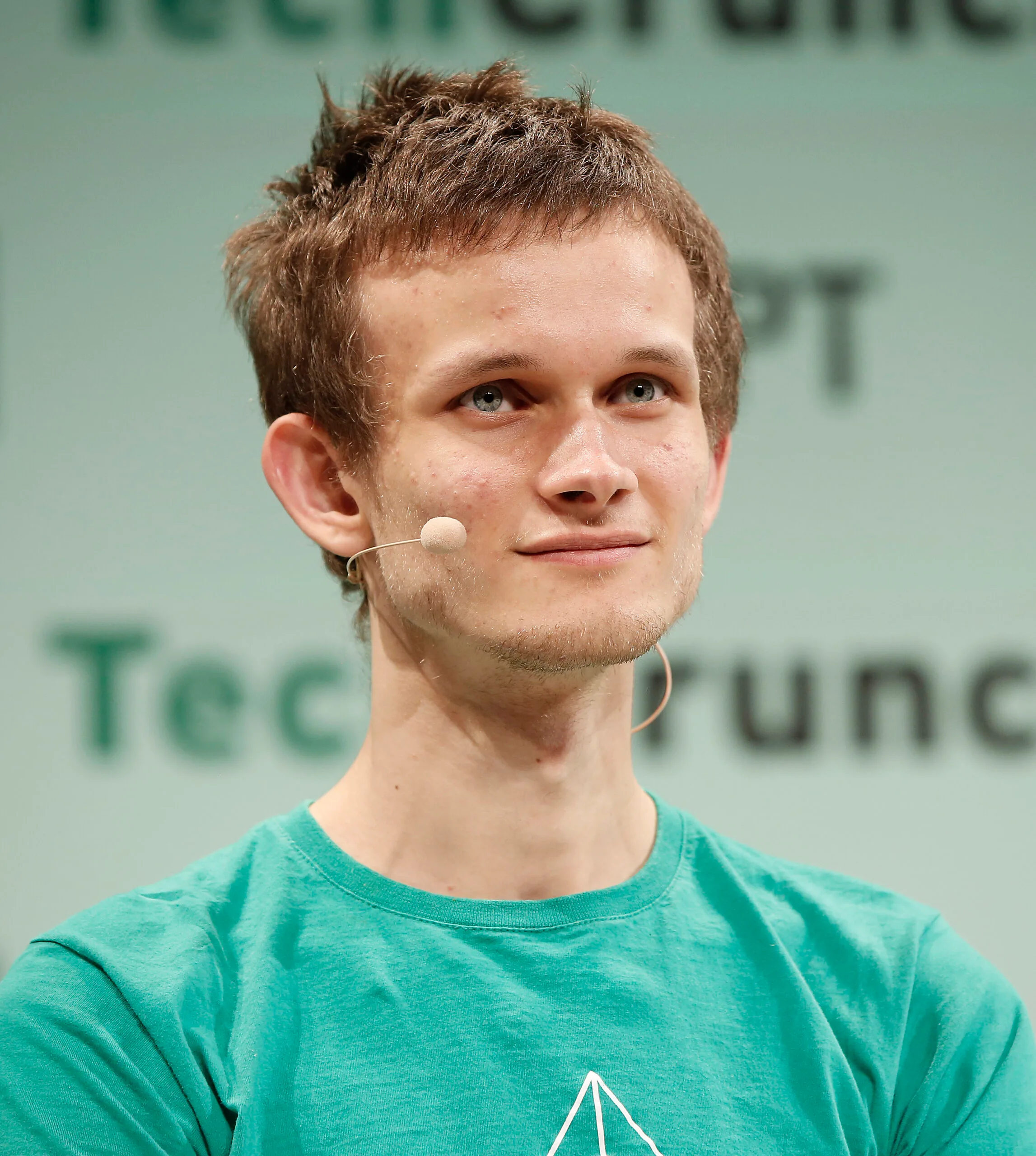 Vitalik Buterin AI cryptography risks, no rush to new wallets
